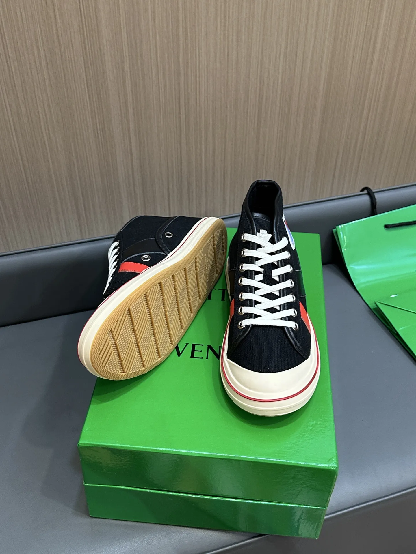 Bottega Veneta ボッテガヴェネタ 白 キャンバスレースアップスニーカー - 画像 (10)