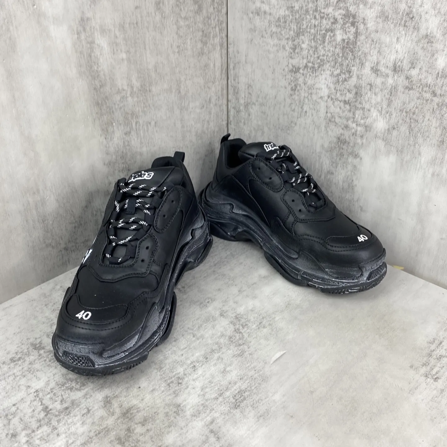 BALENCIAGA 黒 トリプルSスニーカー 新作 - 画像 (3)