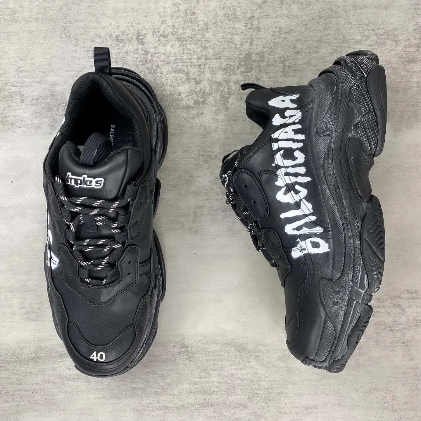 BALENCIAGA 黒 トリプルSスニーカー 新作 - 画像 (4)