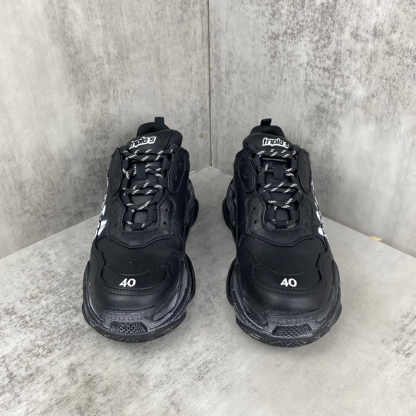 BALENCIAGA 黒 トリプルSスニーカー 新作 - 画像 (5)