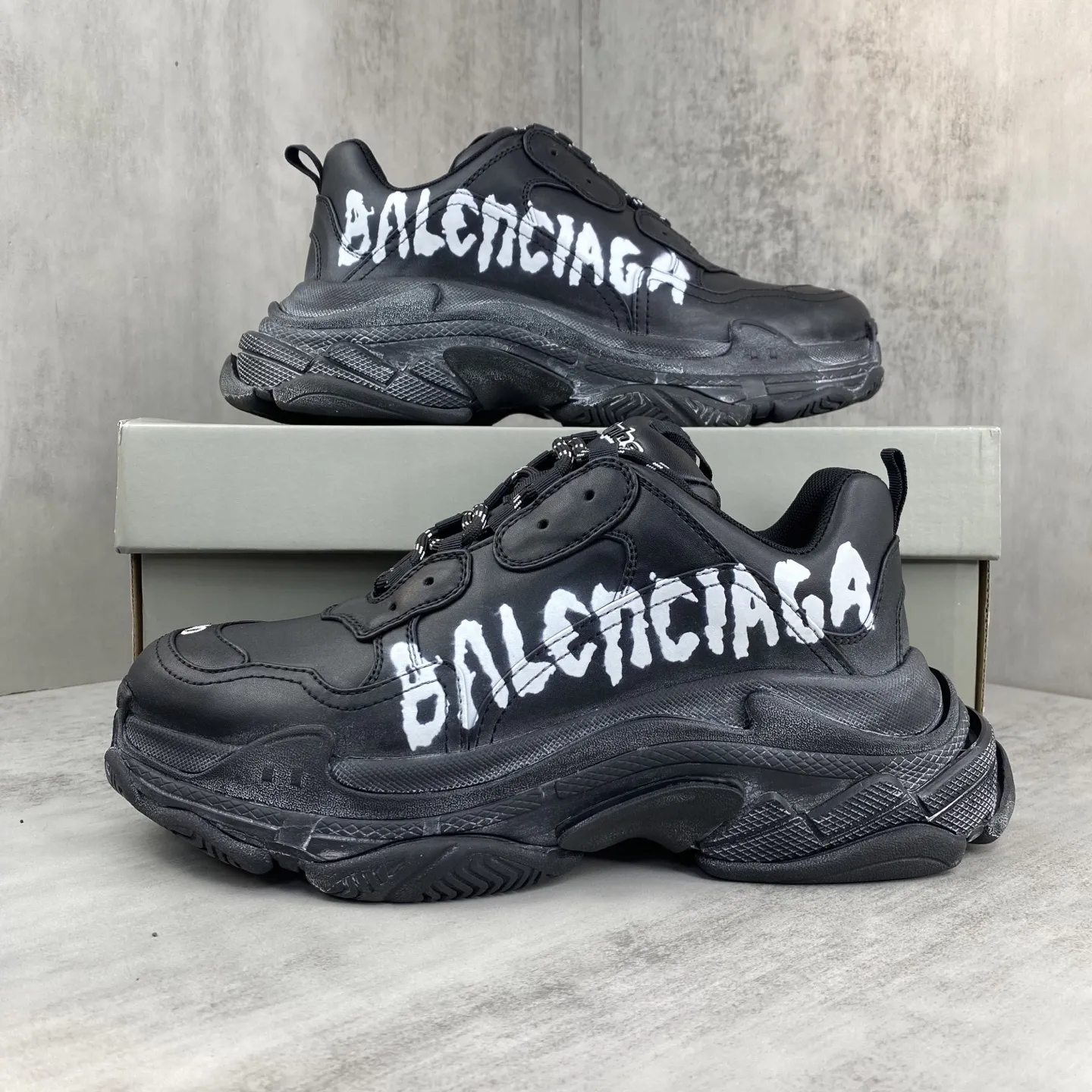 BALENCIAGA 黒 トリプルSスニーカー 新作 - 画像 (10)