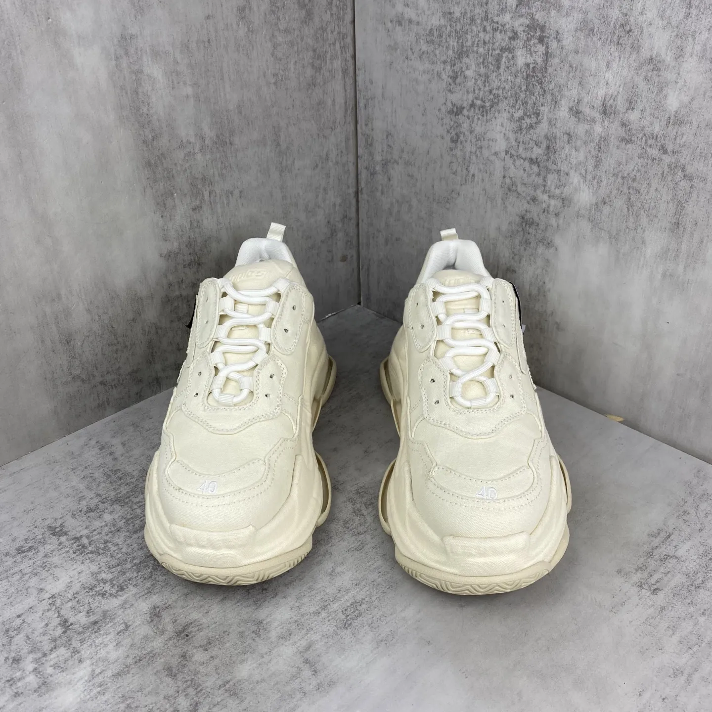 BALENCIAGA 25ss Triple S クリーム色 オールドパップシューズ - 画像 (5)