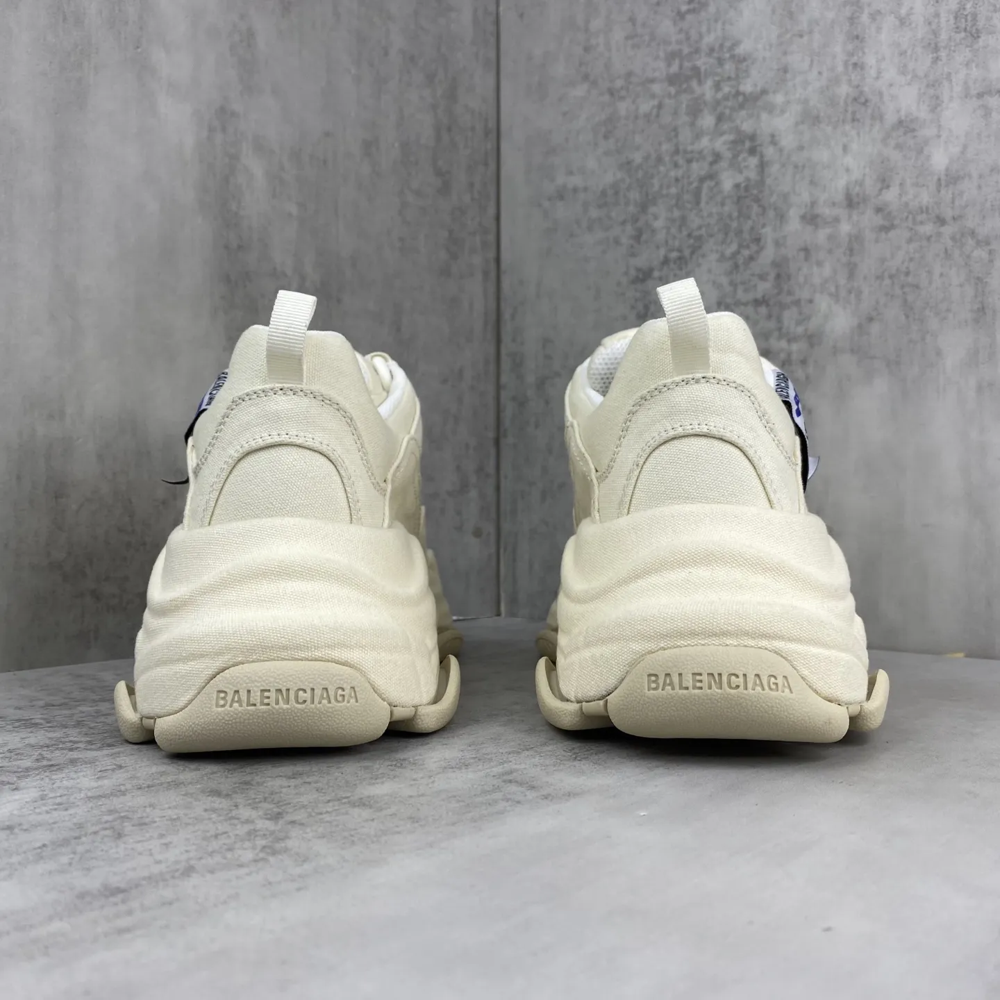 BALENCIAGA 25ss Triple S クリーム色 オールドパップシューズ - 画像 (6)