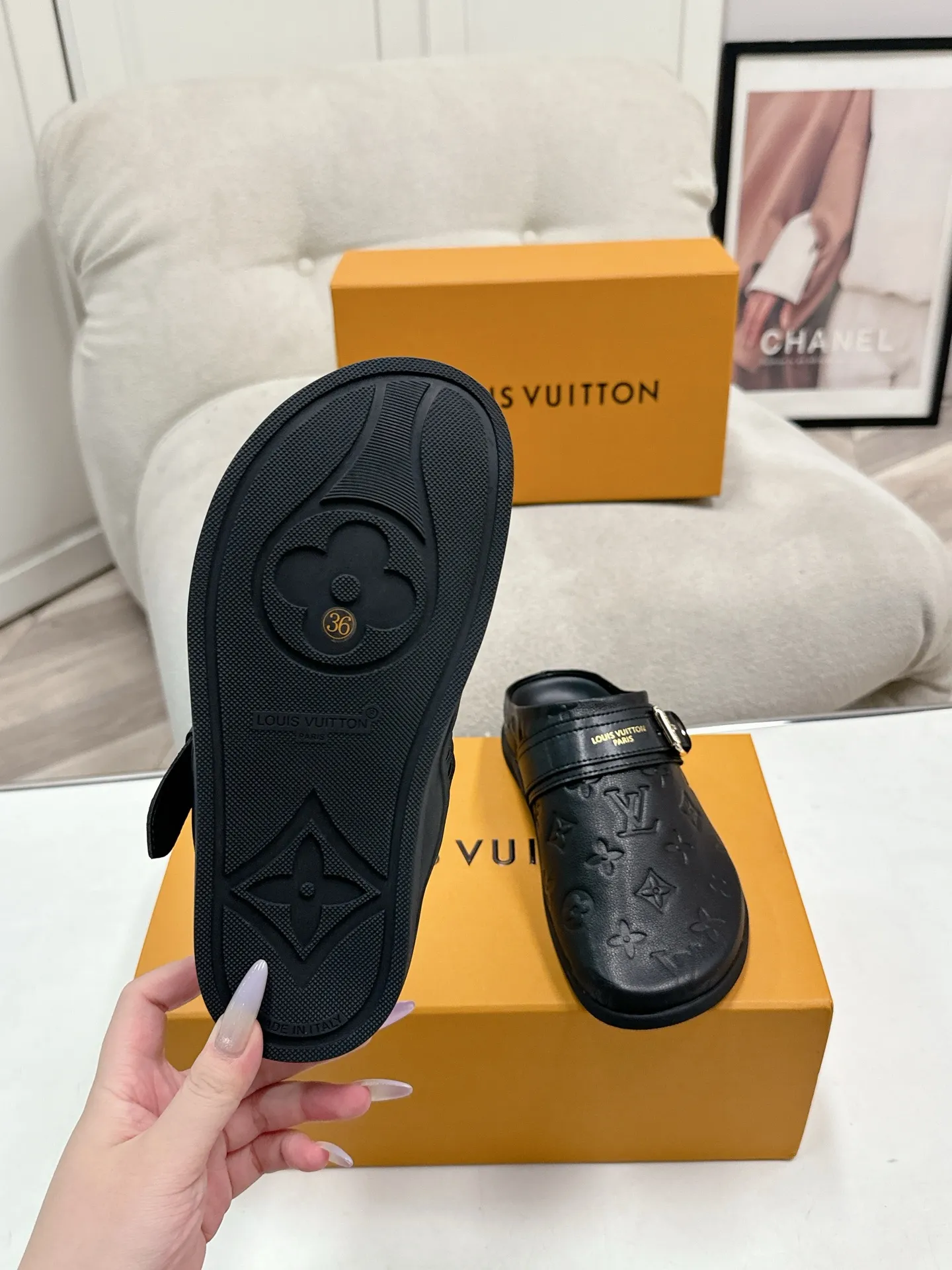 LOUIS VUITTON黒色フラットスリッパ新作 - 画像 (10)