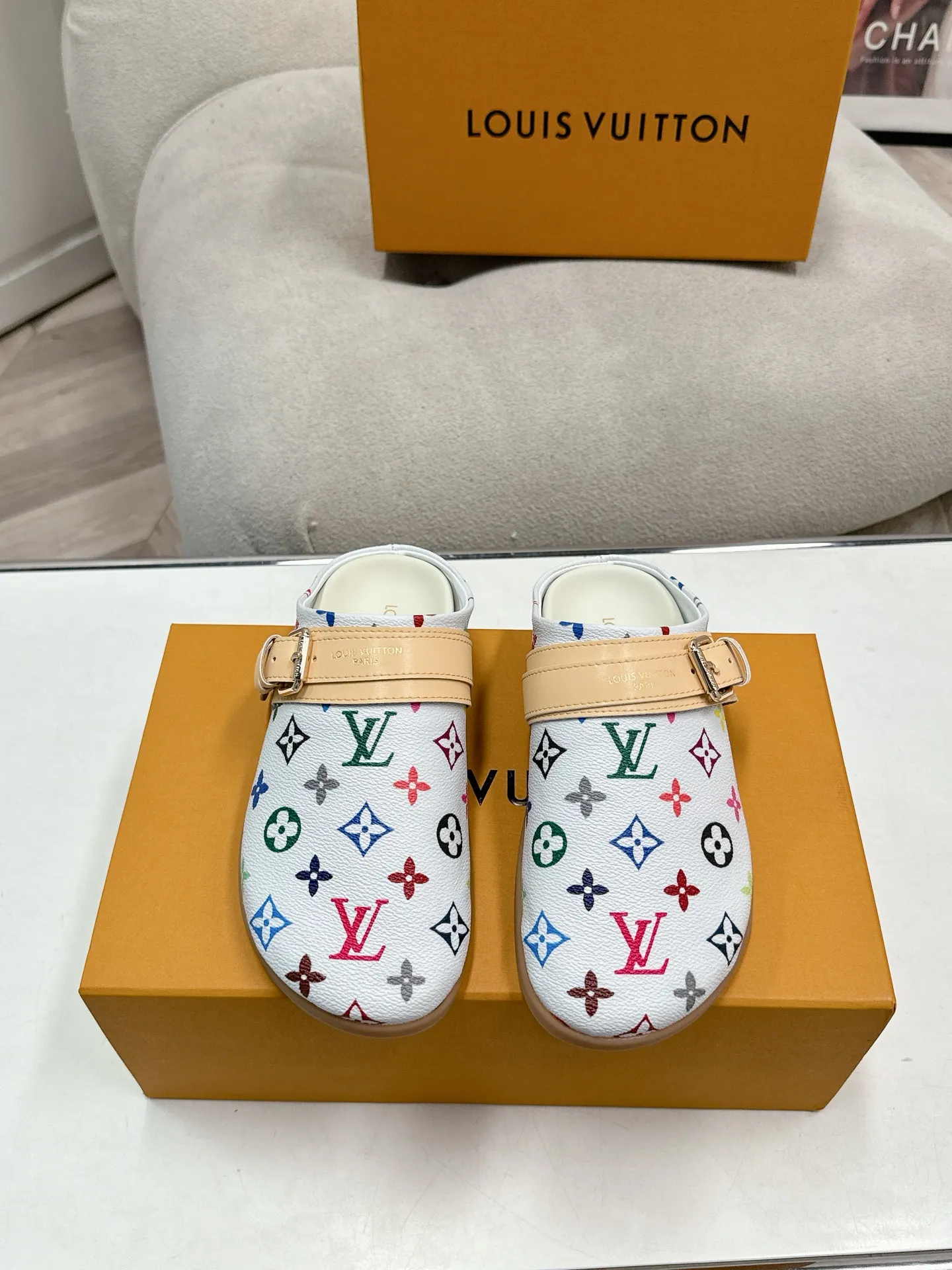 LOUIS VUITTON 色とりどりの花 ミュールスリッパ