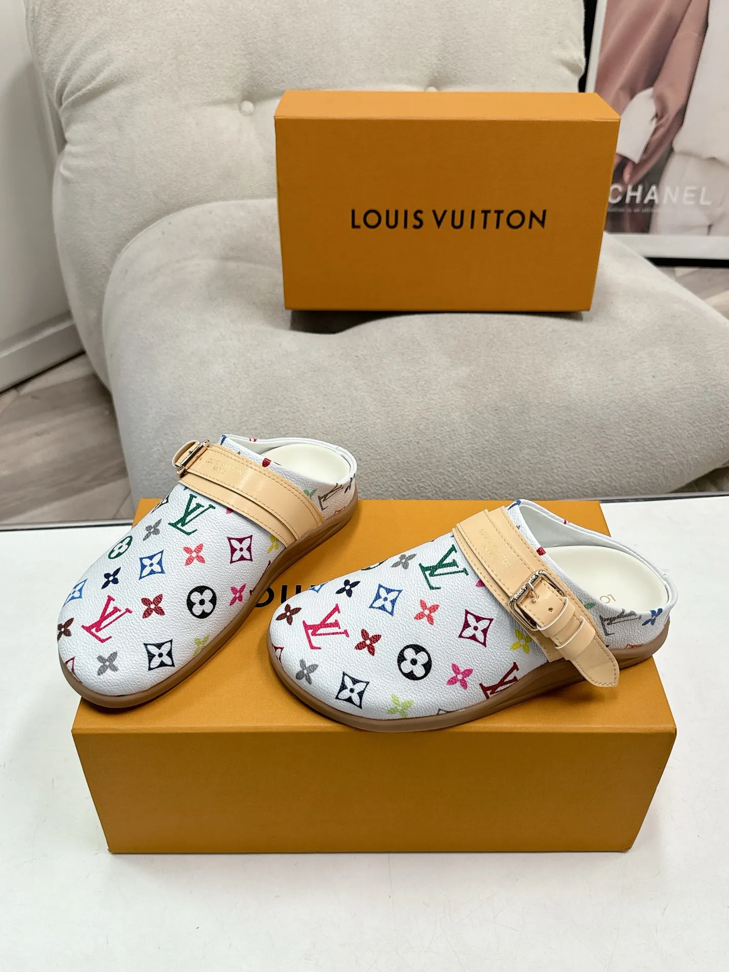LOUIS VUITTON 色とりどりの花 ミュールスリッパ - 画像 (4)
