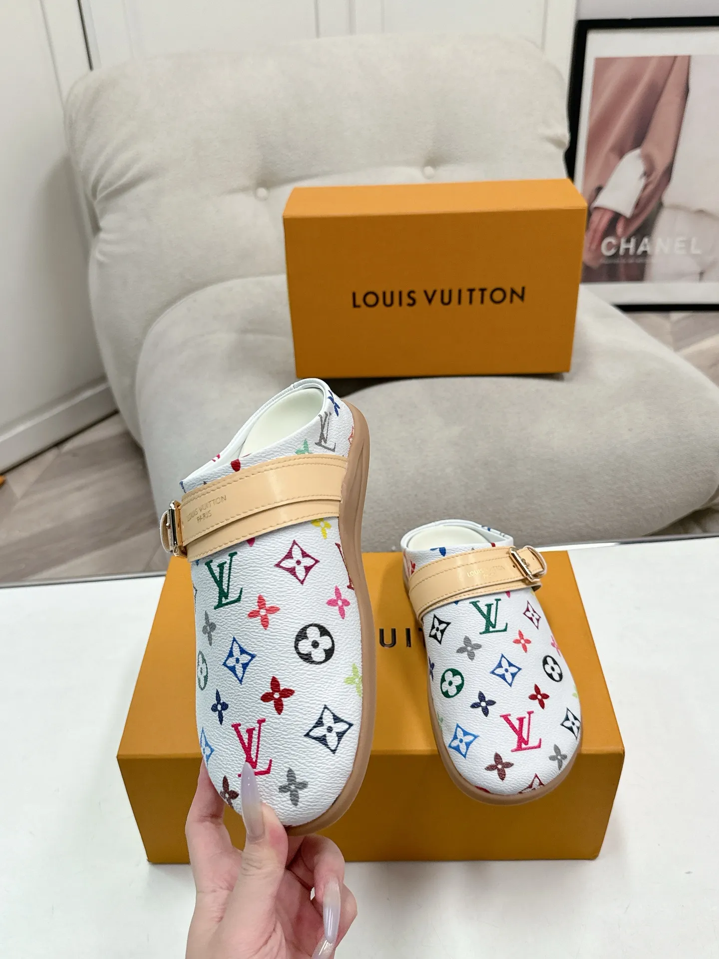 LOUIS VUITTON 色とりどりの花 ミュールスリッパ - 画像 (5)