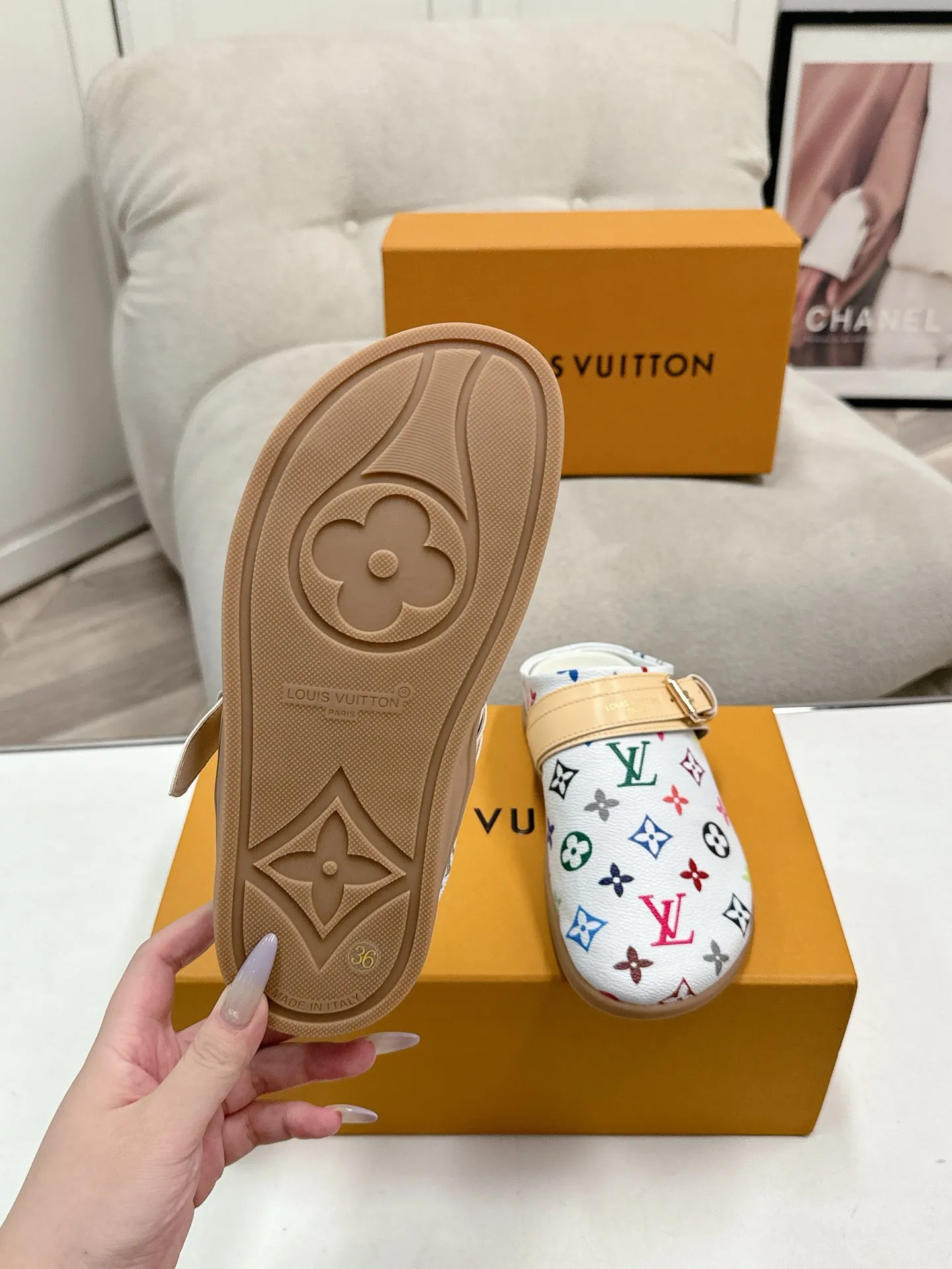 LOUIS VUITTON 色とりどりの花 ミュールスリッパ - 画像 (10)