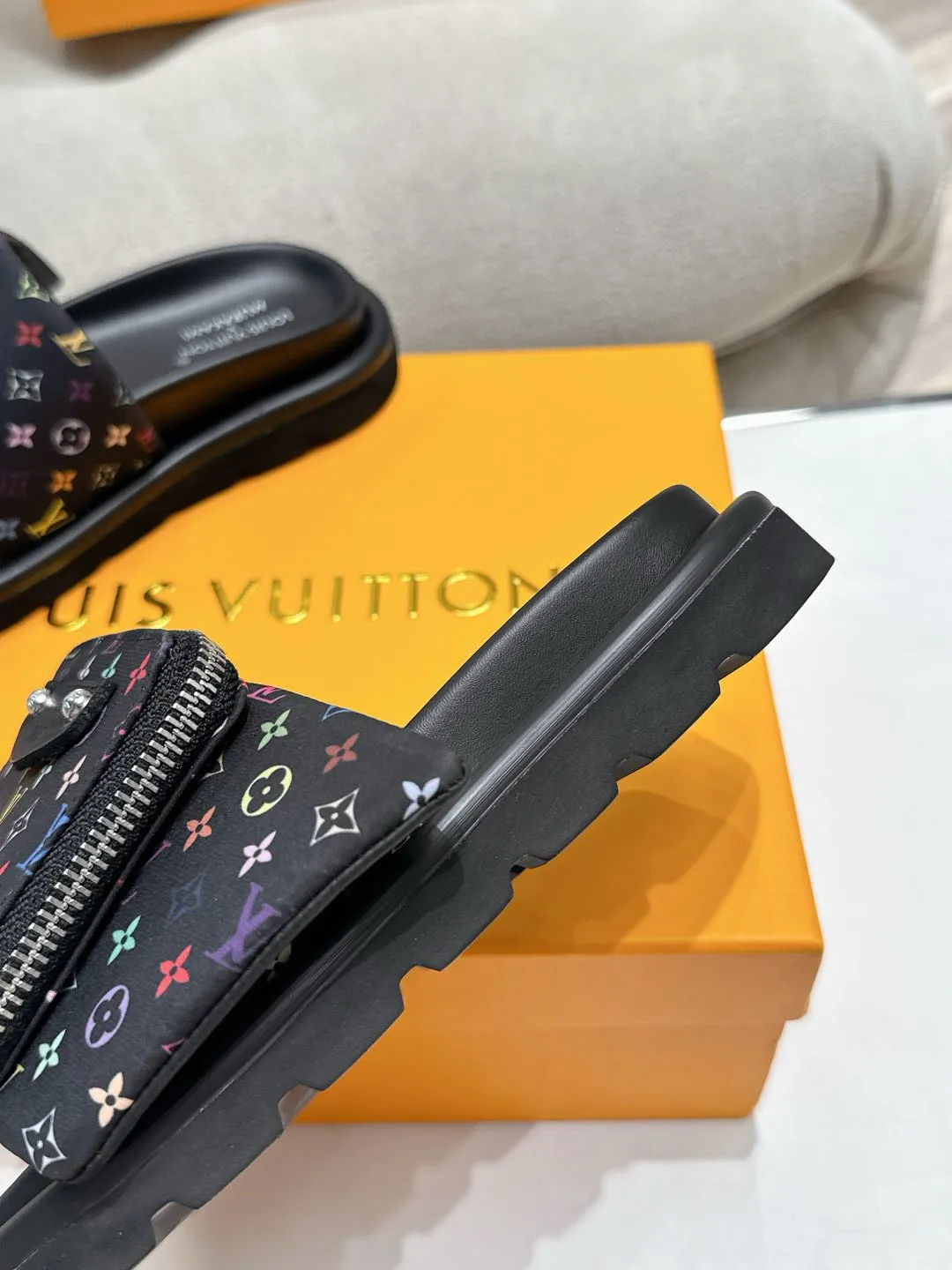 Louis Vuitton 新作カラフル花牛仔フラットスリッパ - 画像 (8)
