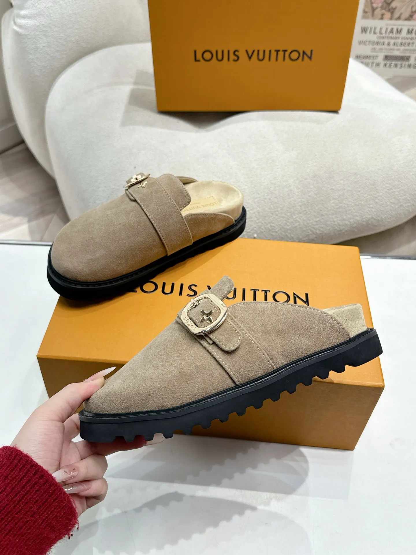LOUIS VUITTON ベージュ フラットスリッパ - 画像 (6)