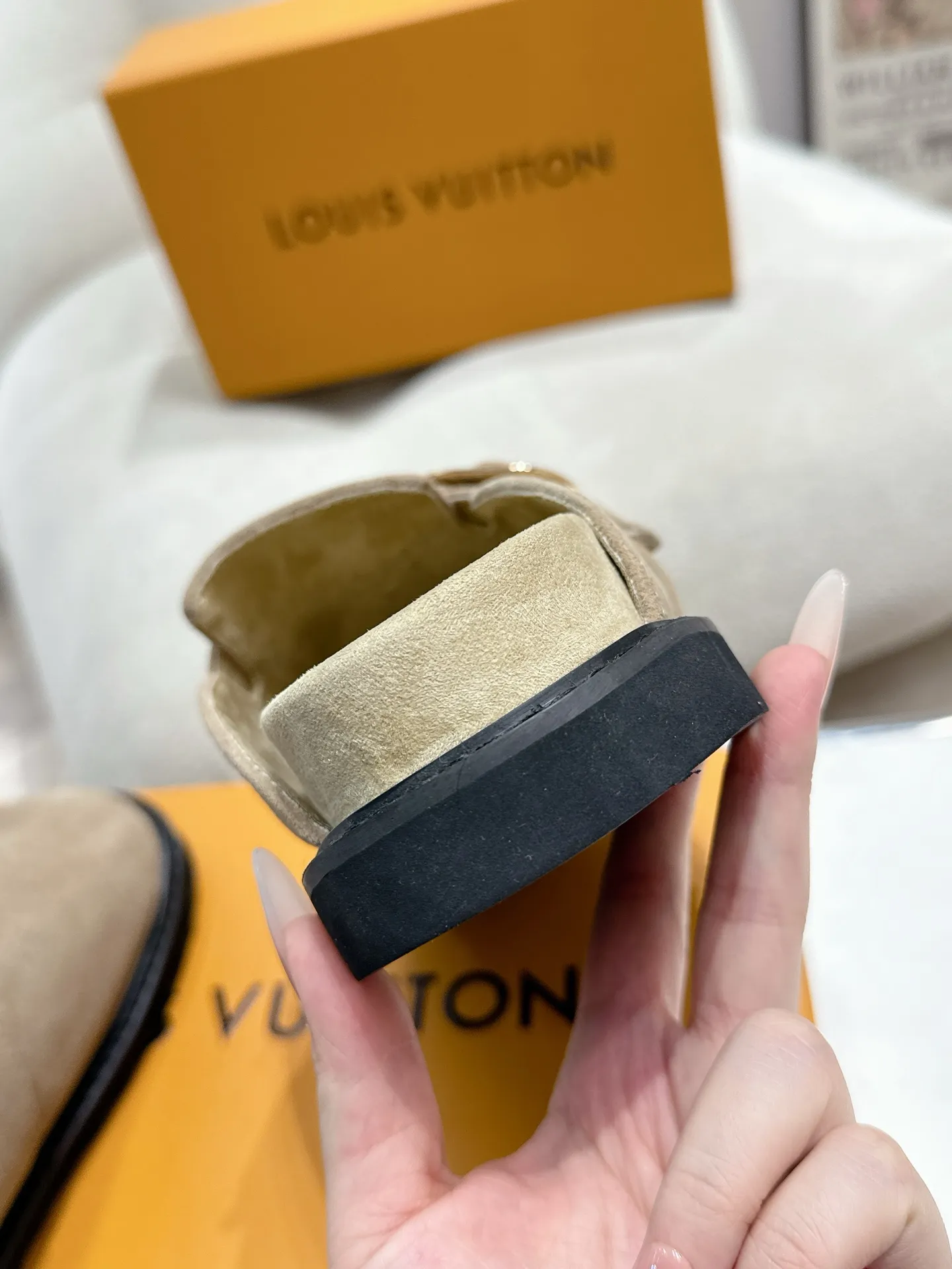 LOUIS VUITTON ベージュ フラットスリッパ - 画像 (9)