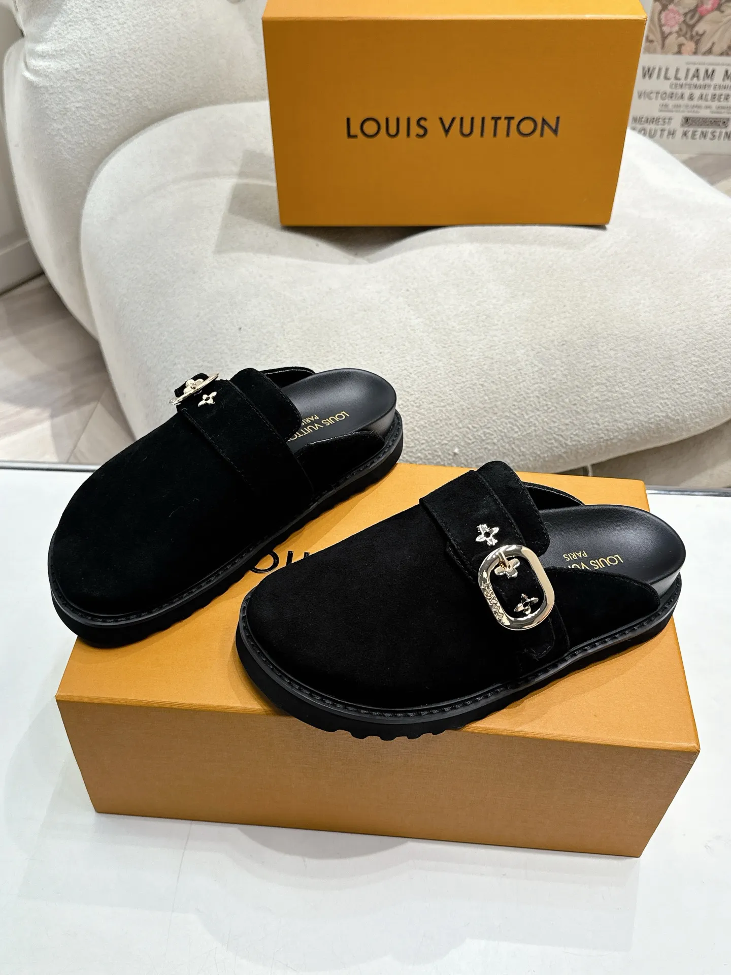 Louis Vuitton 新作黒フラットスリッパ - 画像 (3)