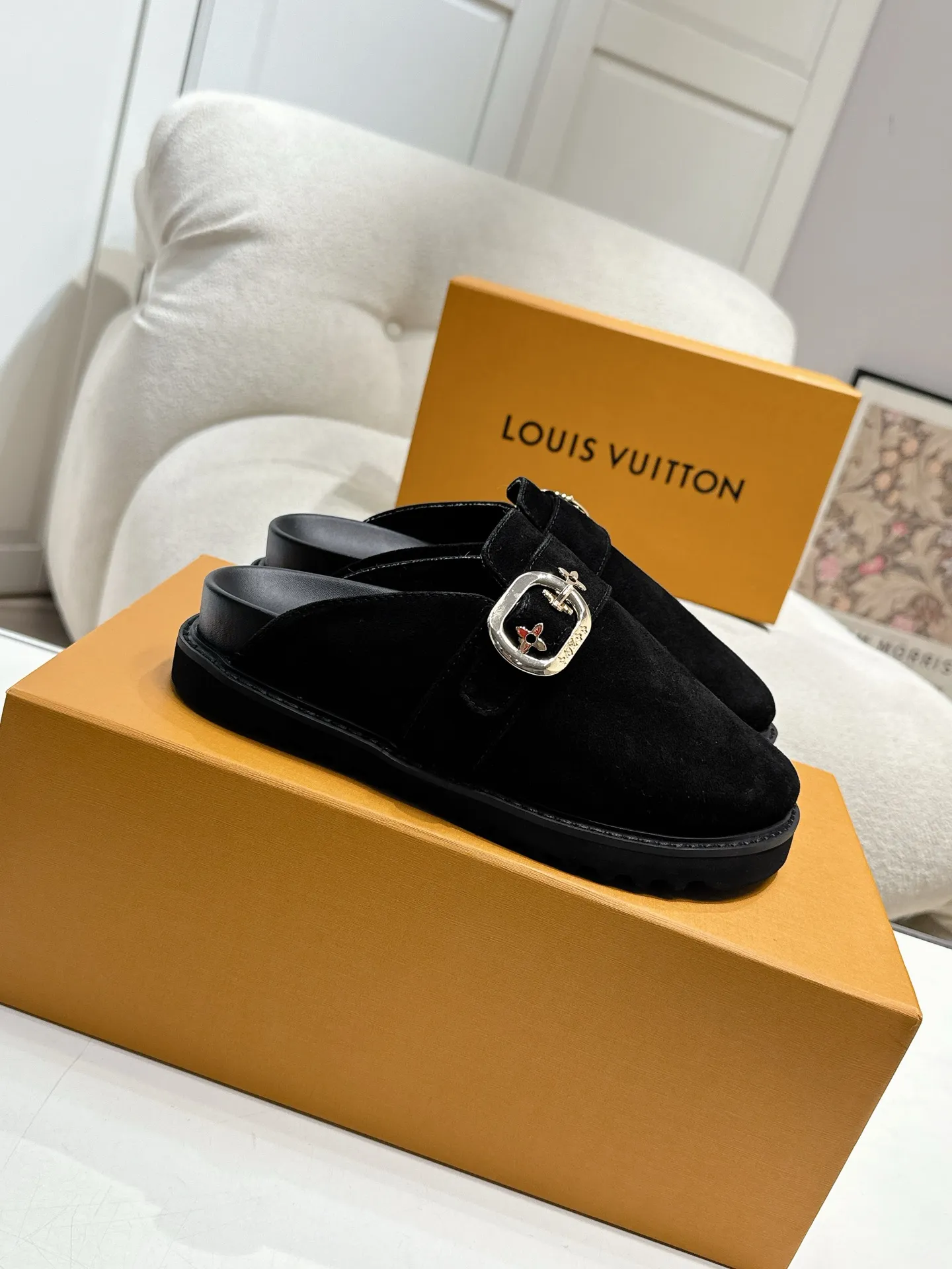 Louis Vuitton 新作黒フラットスリッパ - 画像 (5)