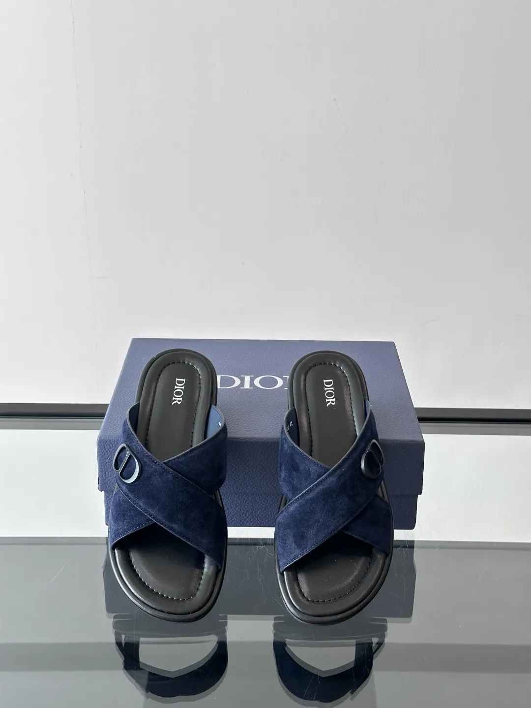 Dior ブルー本革クロスデザインサンダル - 画像 (7)