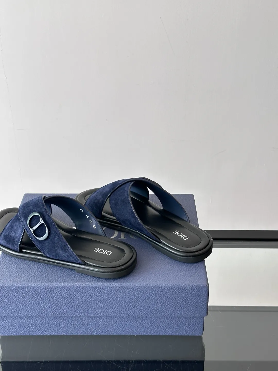 Dior ブルー本革クロスデザインサンダル - 画像 (8)