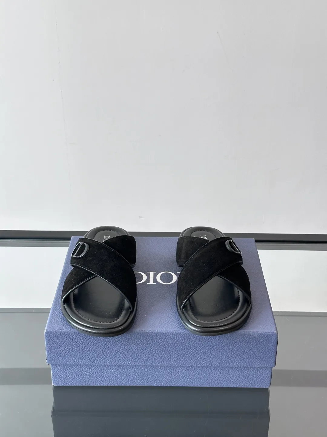 Dior ブラックレザーサンダル夏用 - 画像 (3)