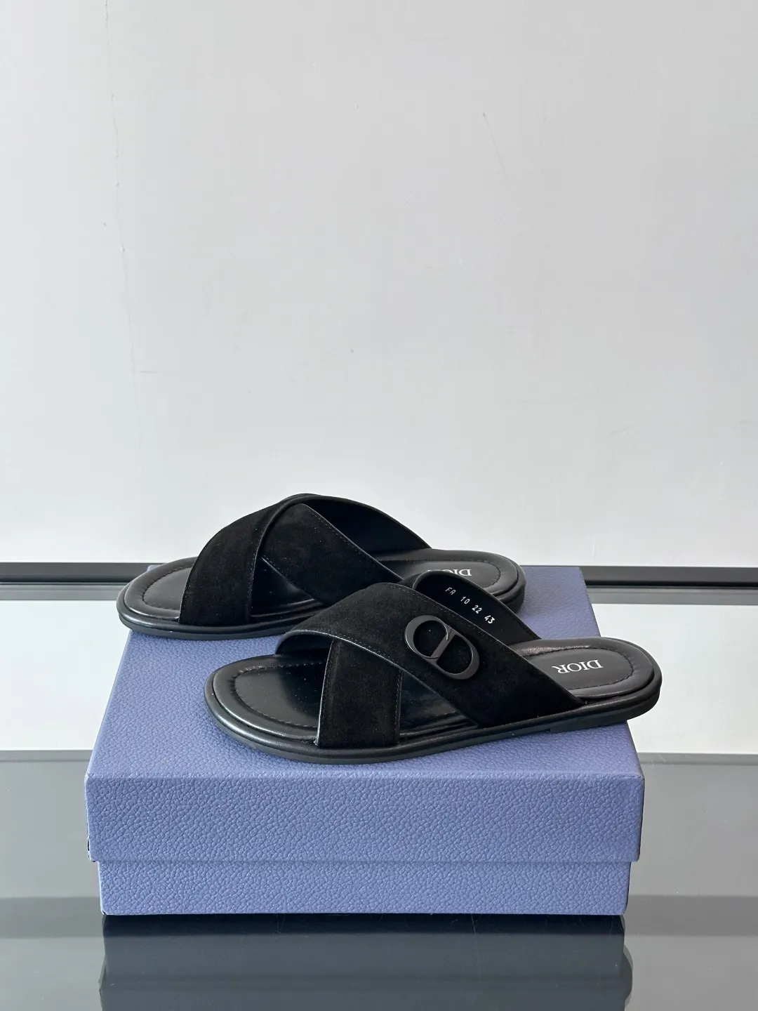 Dior ブラックレザーサンダル夏用 - 画像 (4)