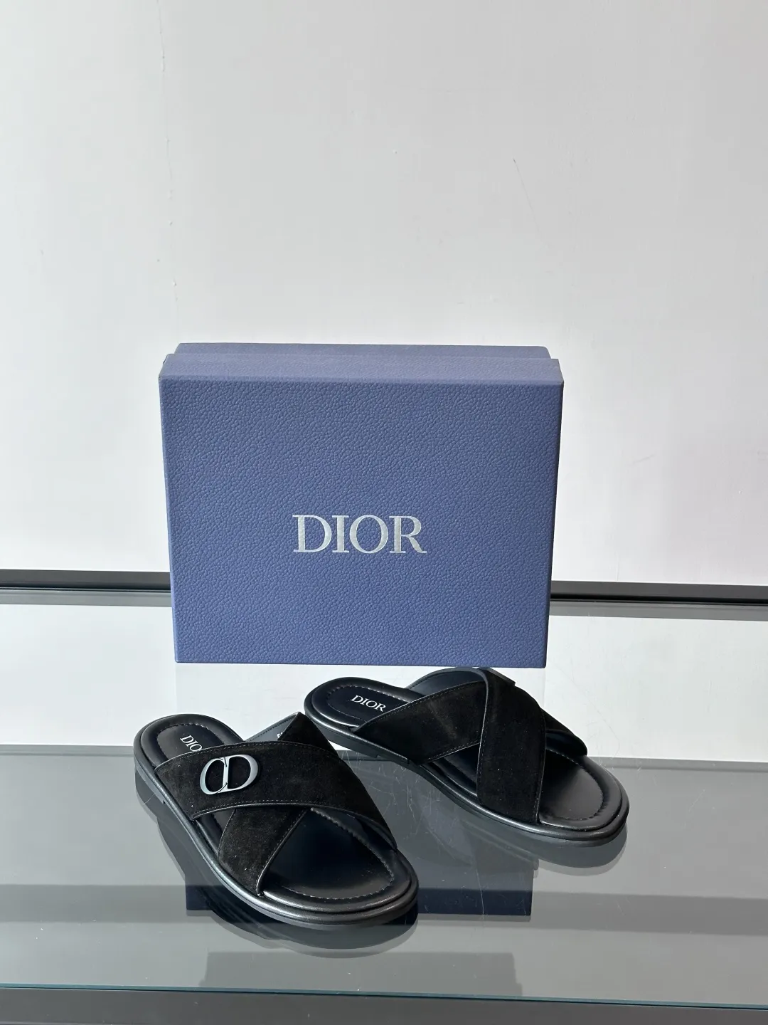 Dior ブラックレザーサンダル夏用 - 画像 (6)