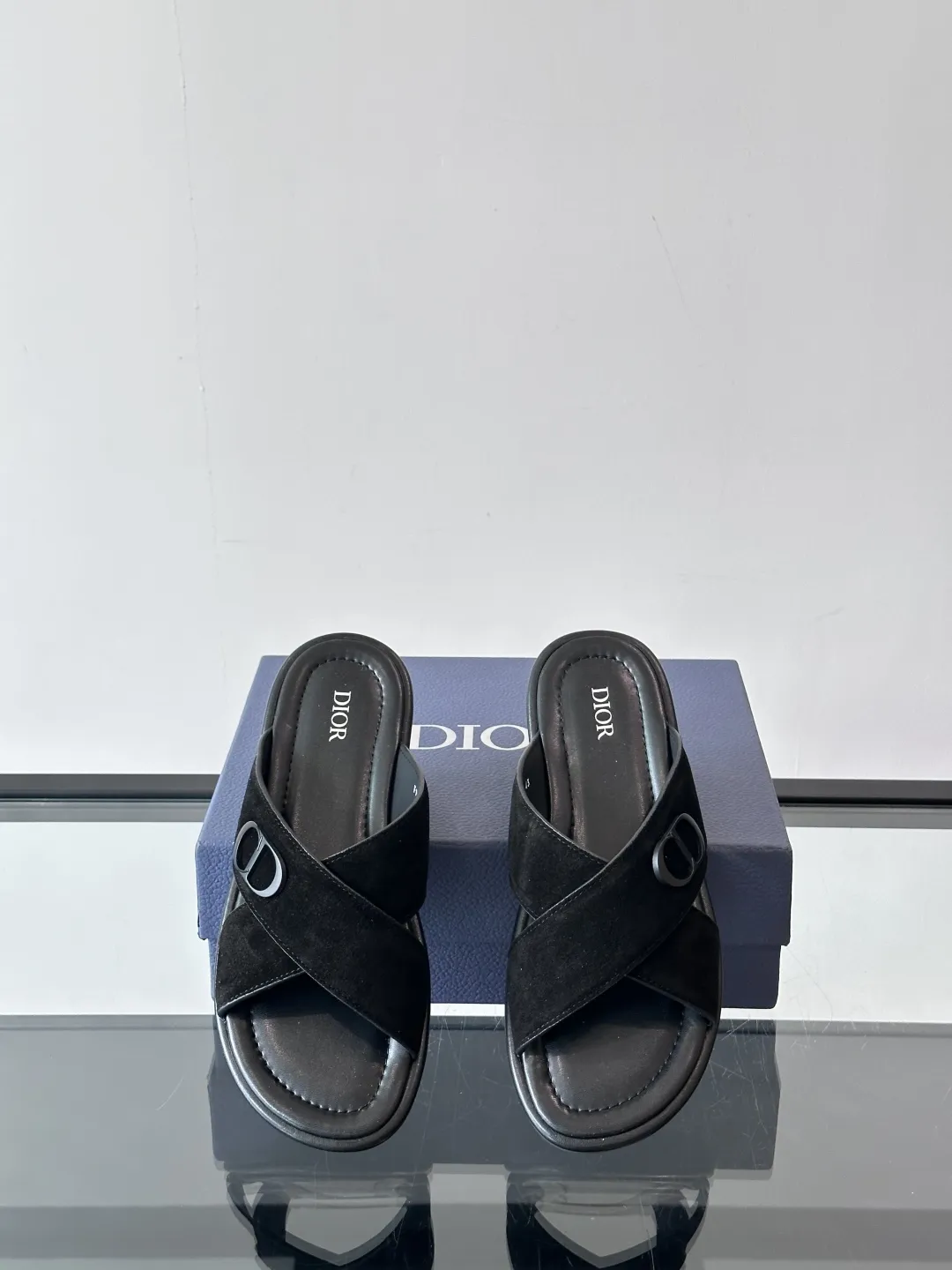 Dior ブラックレザーサンダル夏用 - 画像 (7)