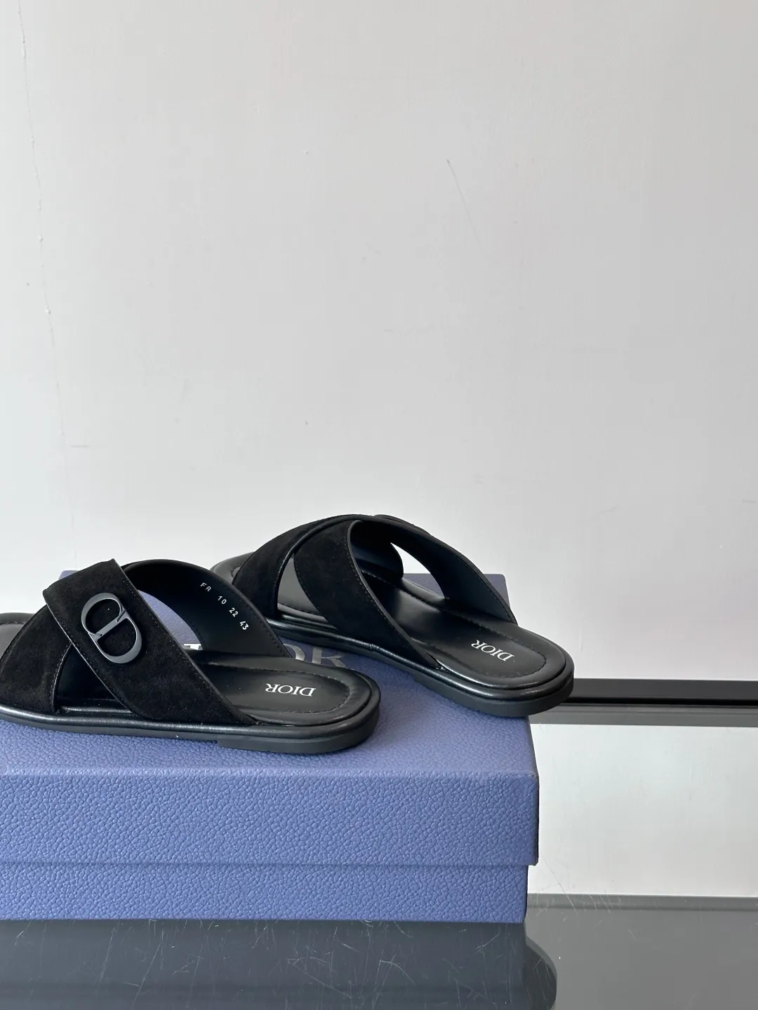 Dior ブラックレザーサンダル夏用 - 画像 (8)