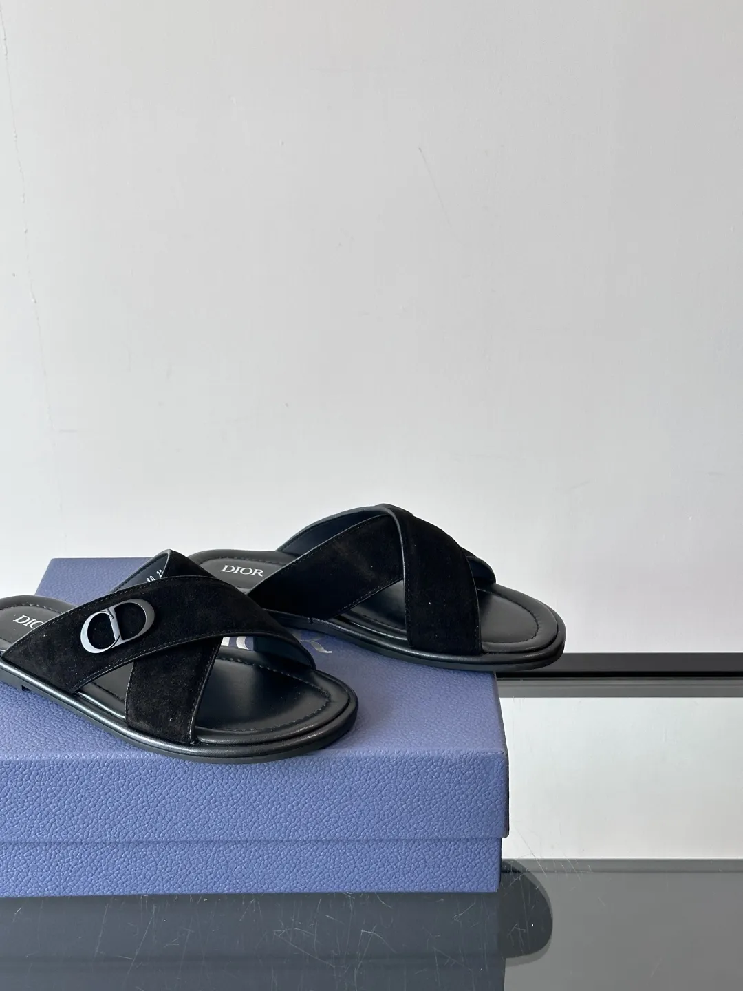 Dior ブラックレザーサンダル夏用 - 画像 (9)