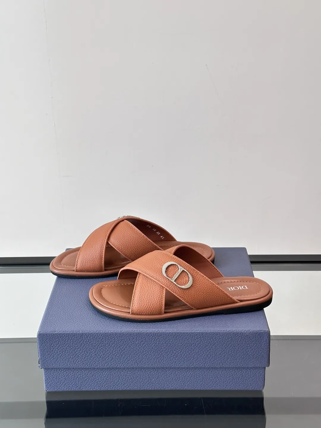 Dior オレンジ クロスバンド サンダル - 画像 (4)