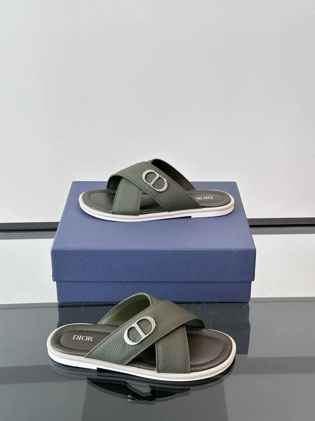 Christian Dior 緑色クロスデザインサンダル - 画像 (5)