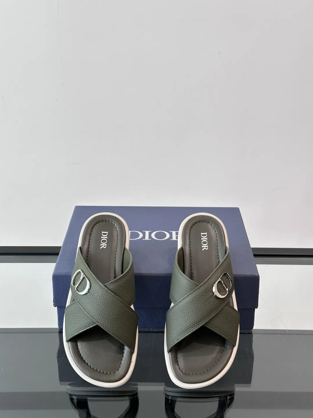 Christian Dior 緑色クロスデザインサンダル - 画像 (7)