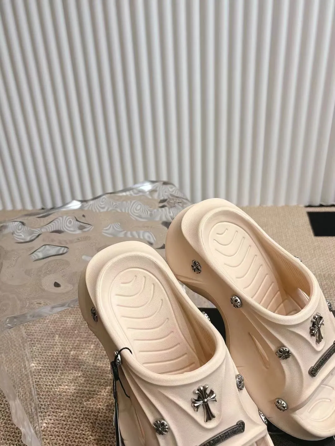 Chrome Hearts クロスデザイン ベージュ ハーフサンダル - 画像 (7)