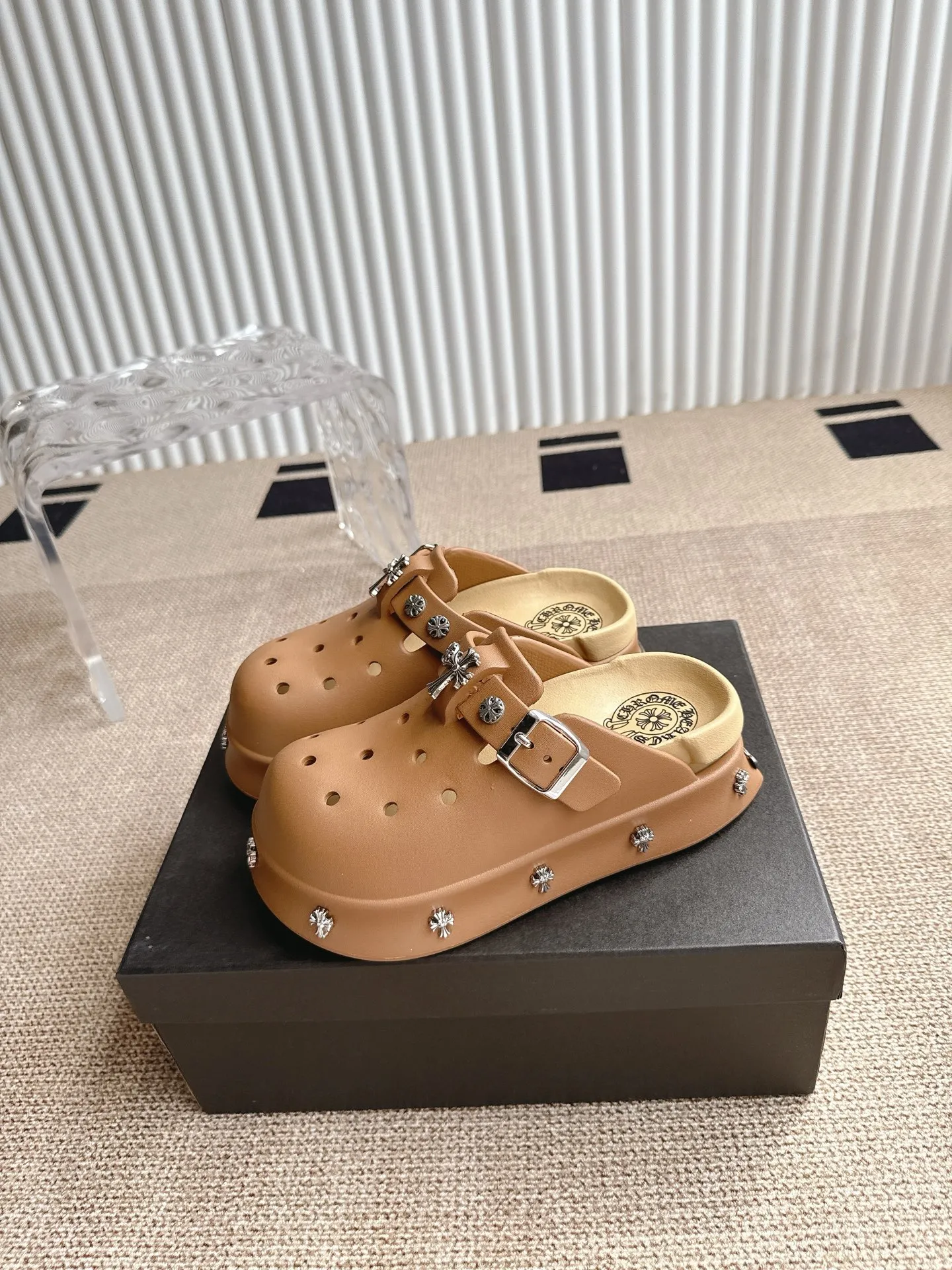 Chrome Hearts クロスハート厚底増高サンダル 茶色 - 画像 (4)