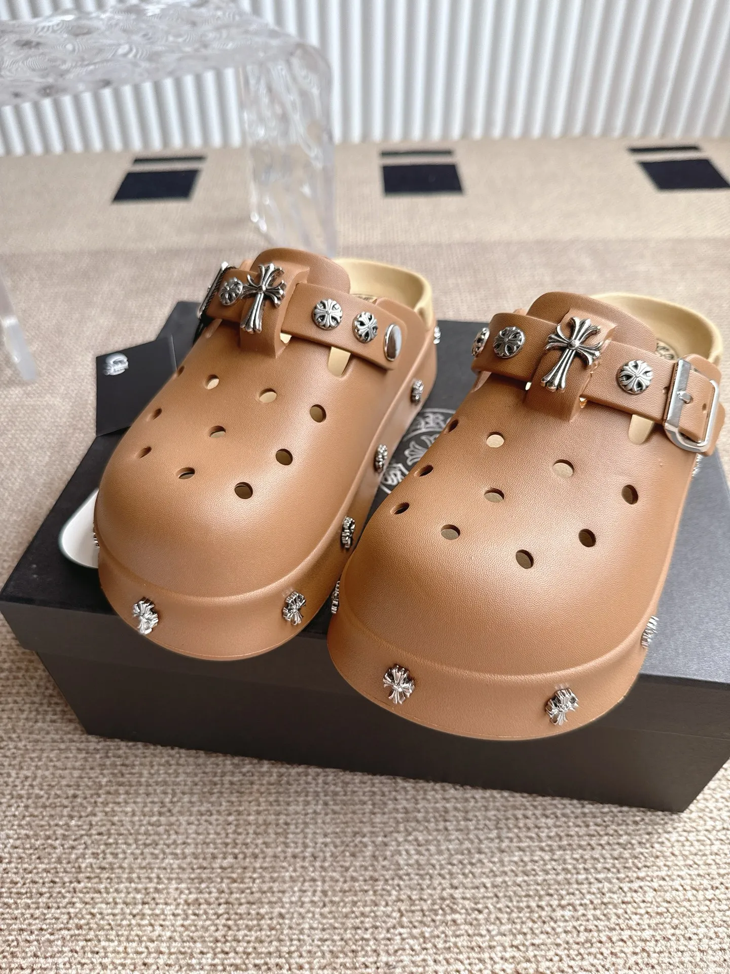 Chrome Hearts クロスハート厚底増高サンダル 茶色 - 画像 (10)