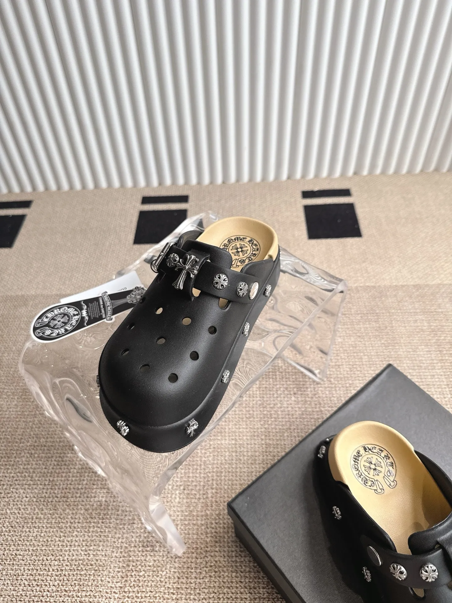 Chrome Hearts クロス厚底増高サンダル黒2025夏 - 画像 (5)