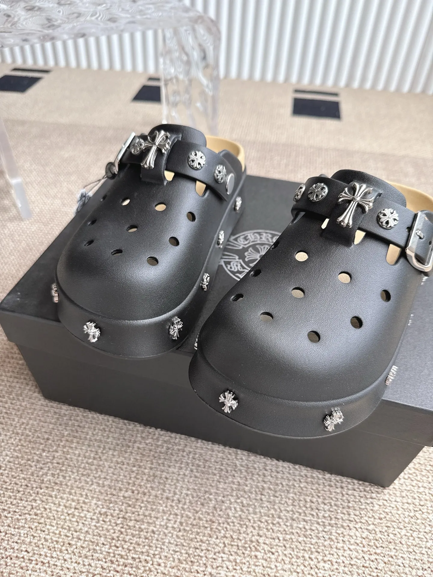 Chrome Hearts クロス厚底増高サンダル黒2025夏 - 画像 (8)