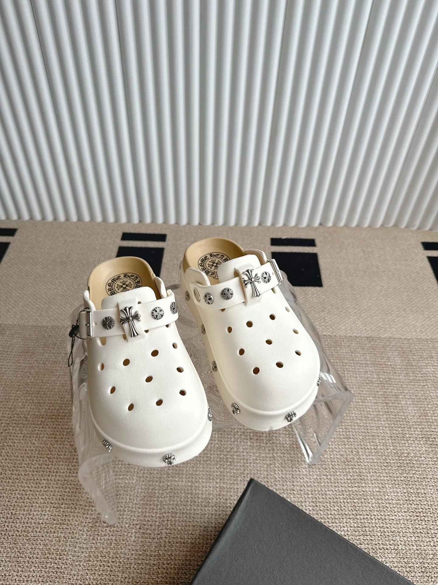 Chrome Hearts クロスハート厚底ホワイトサンダル - 画像 (5)