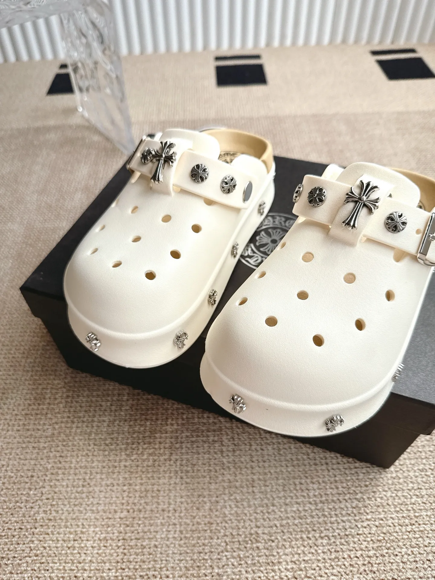 Chrome Hearts クロスハート厚底ホワイトサンダル - 画像 (8)