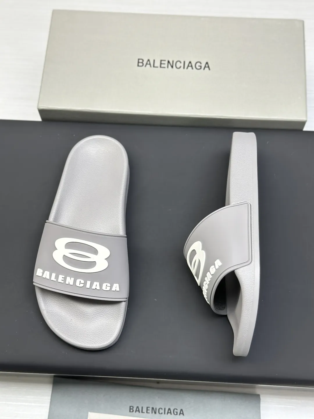 Balenciaga 2023 グレースライドサンダル ライトグレー - 画像 (9)