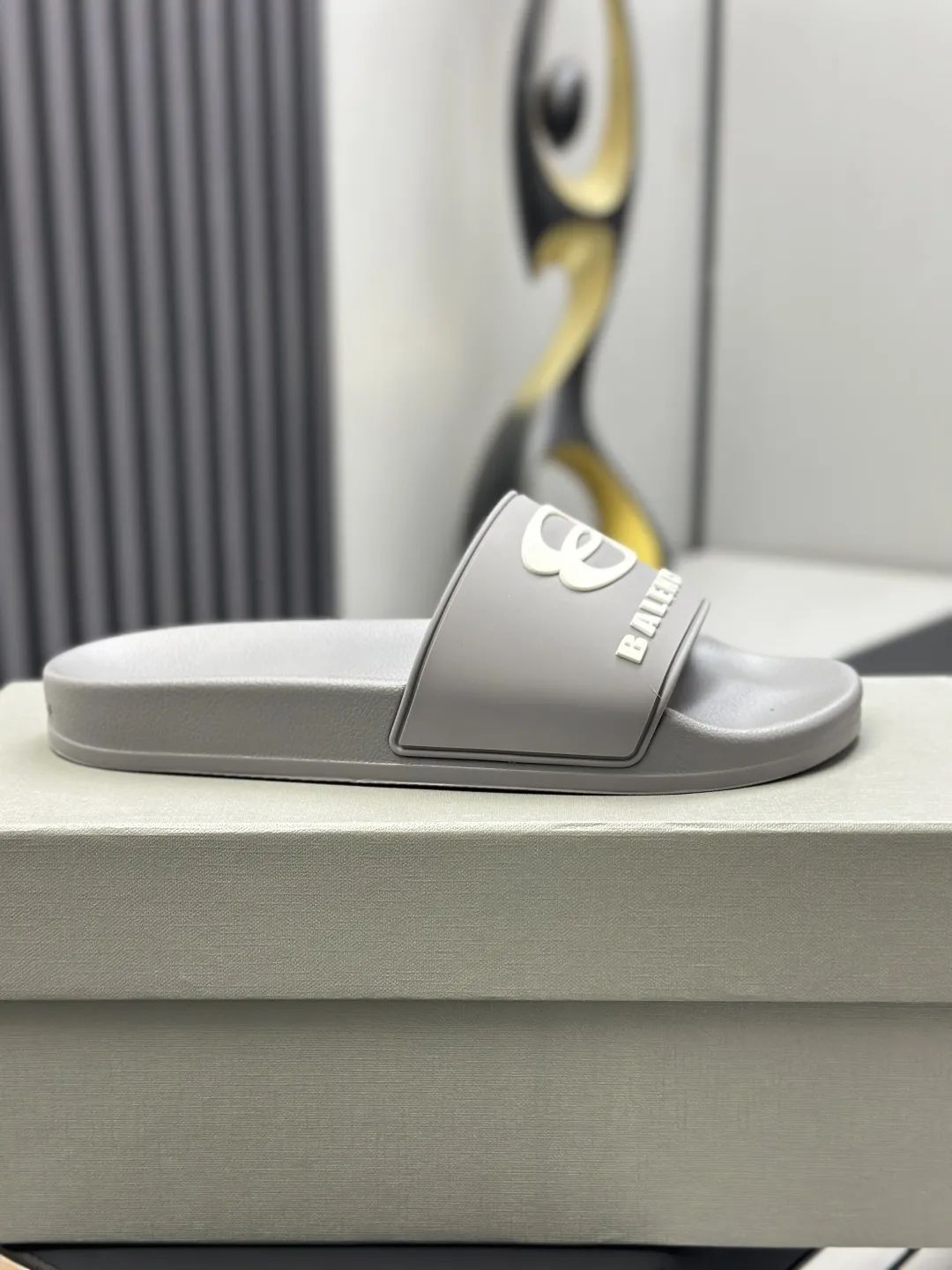 Balenciaga 2023 グレースライドサンダル ライトグレー - 画像 (10)
