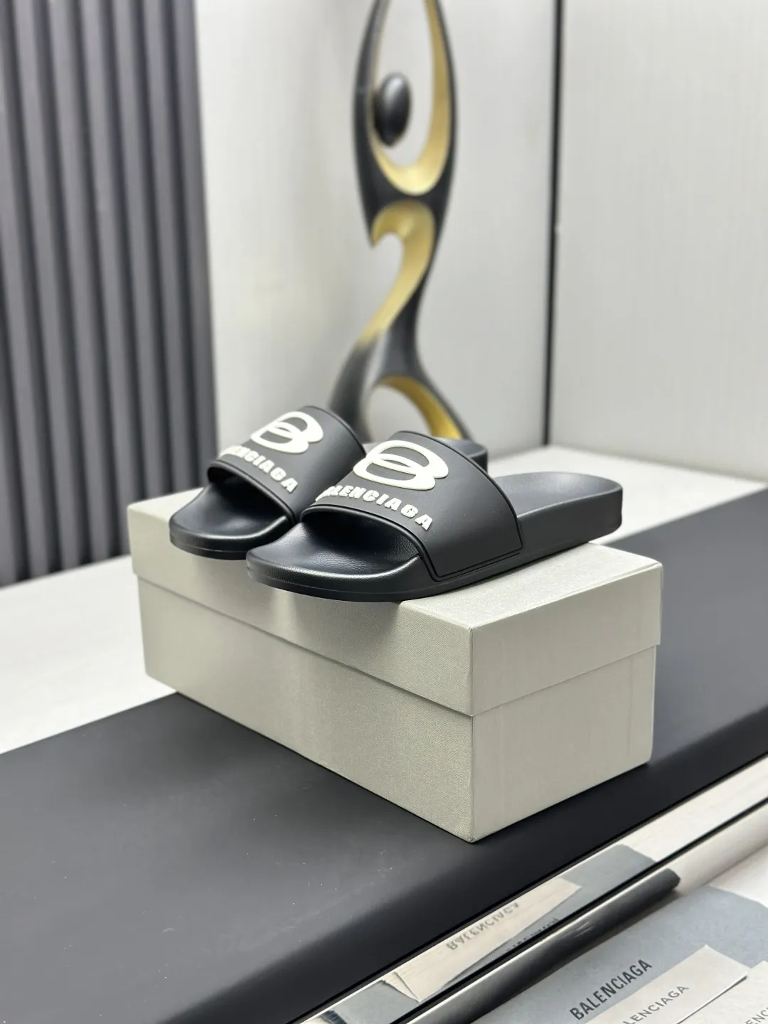 Balenciaga 2023 ブラックスライドサンダル