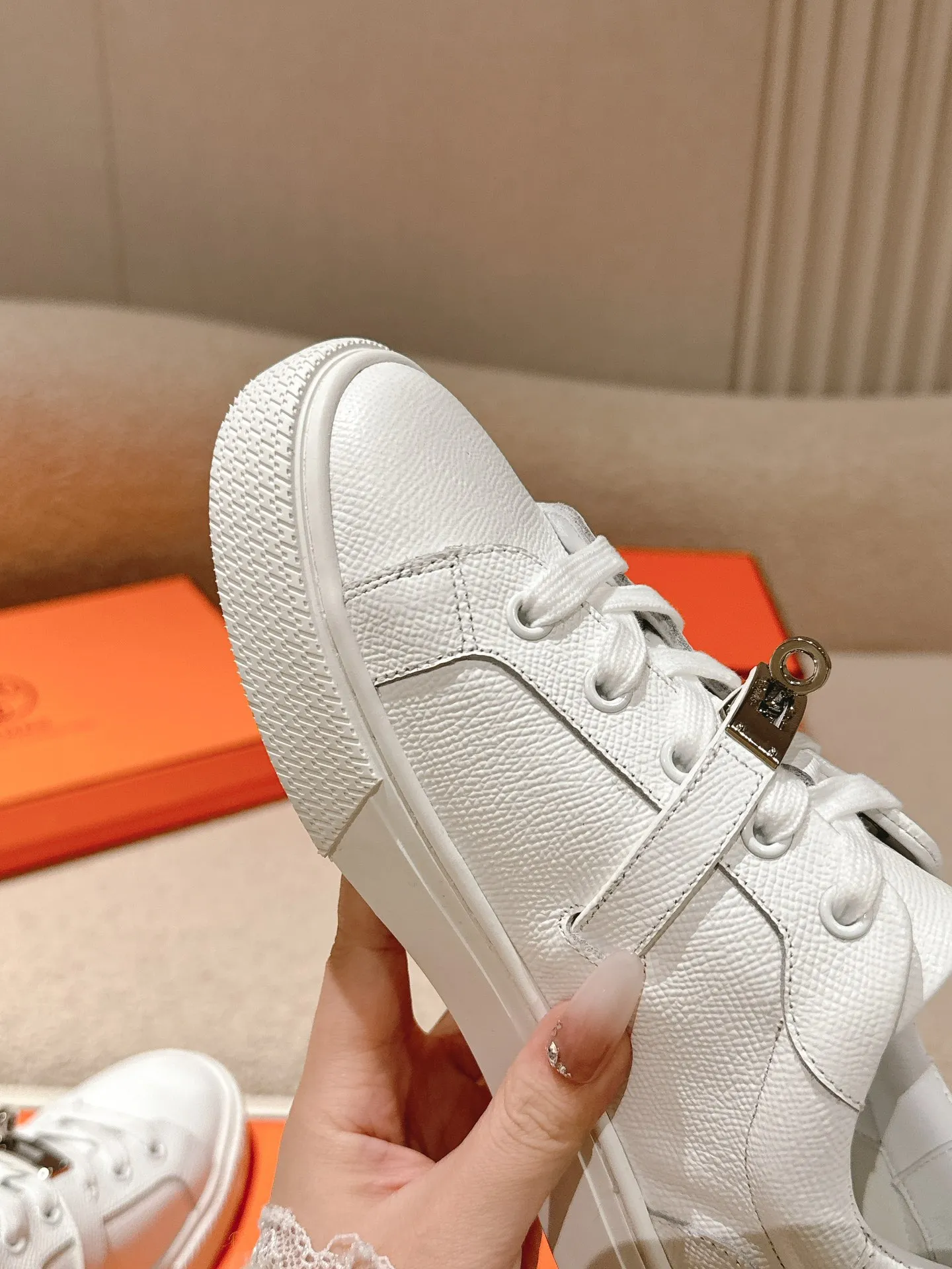 エルメス 白 厚底スニーカー ケリーデザイン - 画像 (7)