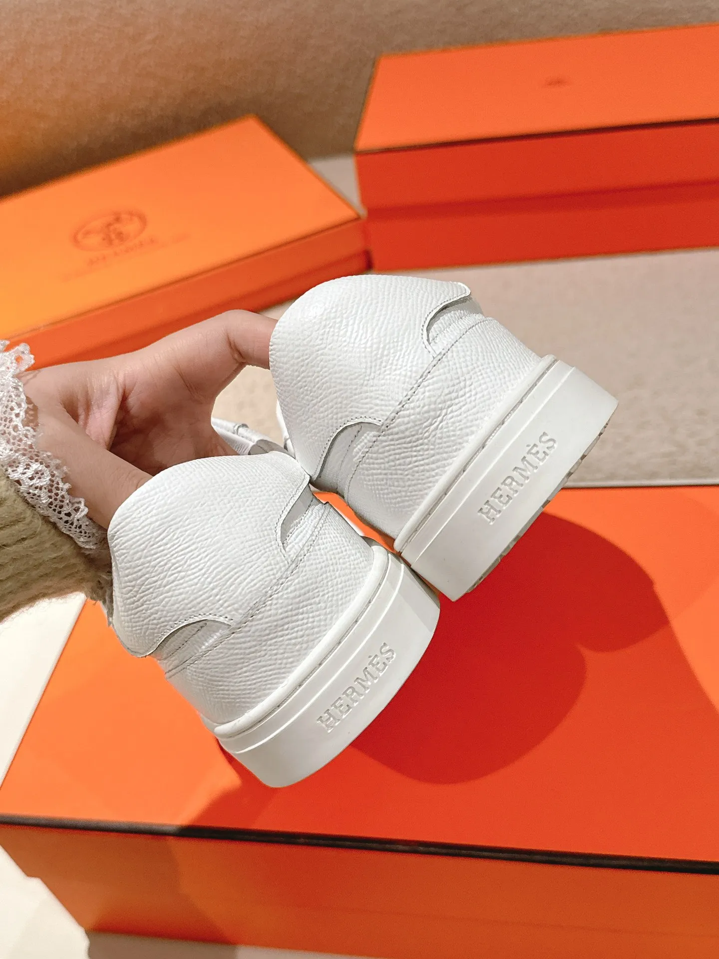 エルメス 白 厚底スニーカー ケリーデザイン - 画像 (8)