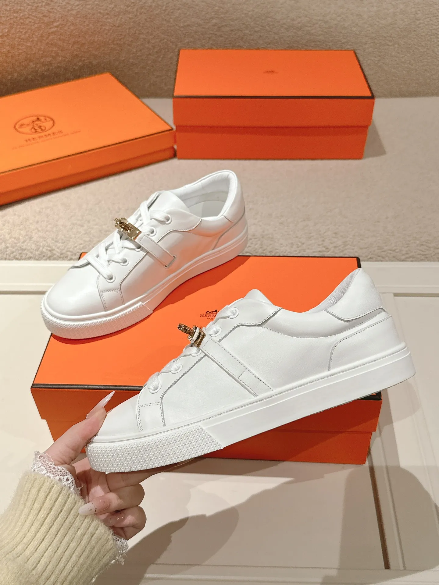 HERMES 厚底スニーカー 白 Kelly扣デザイン