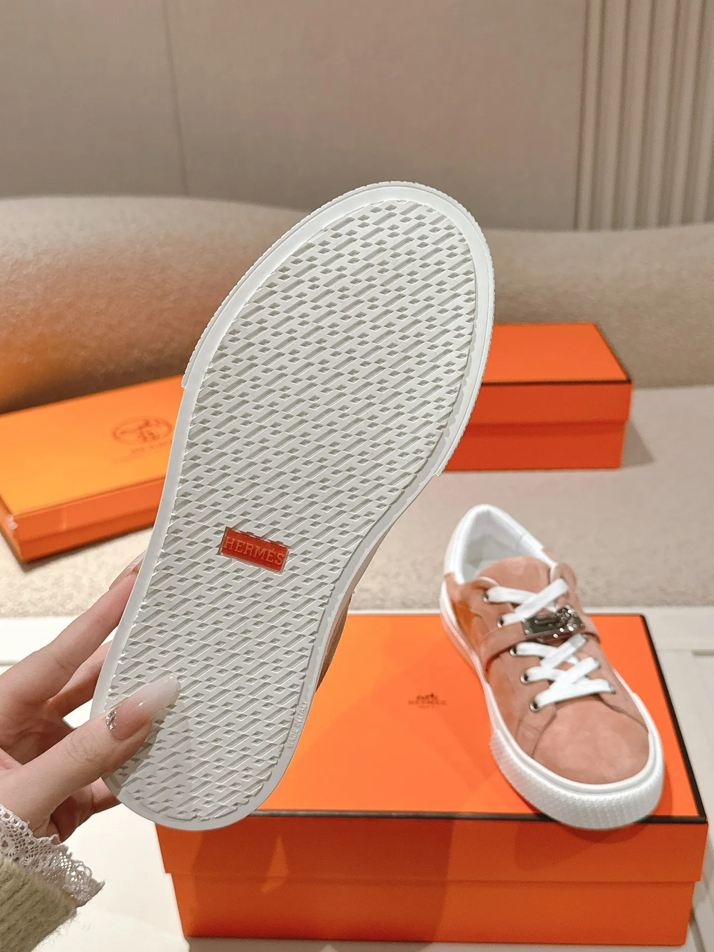 HERMÈS 厚底スニーカー ピンク カジュアルスタイル - 画像 (10)