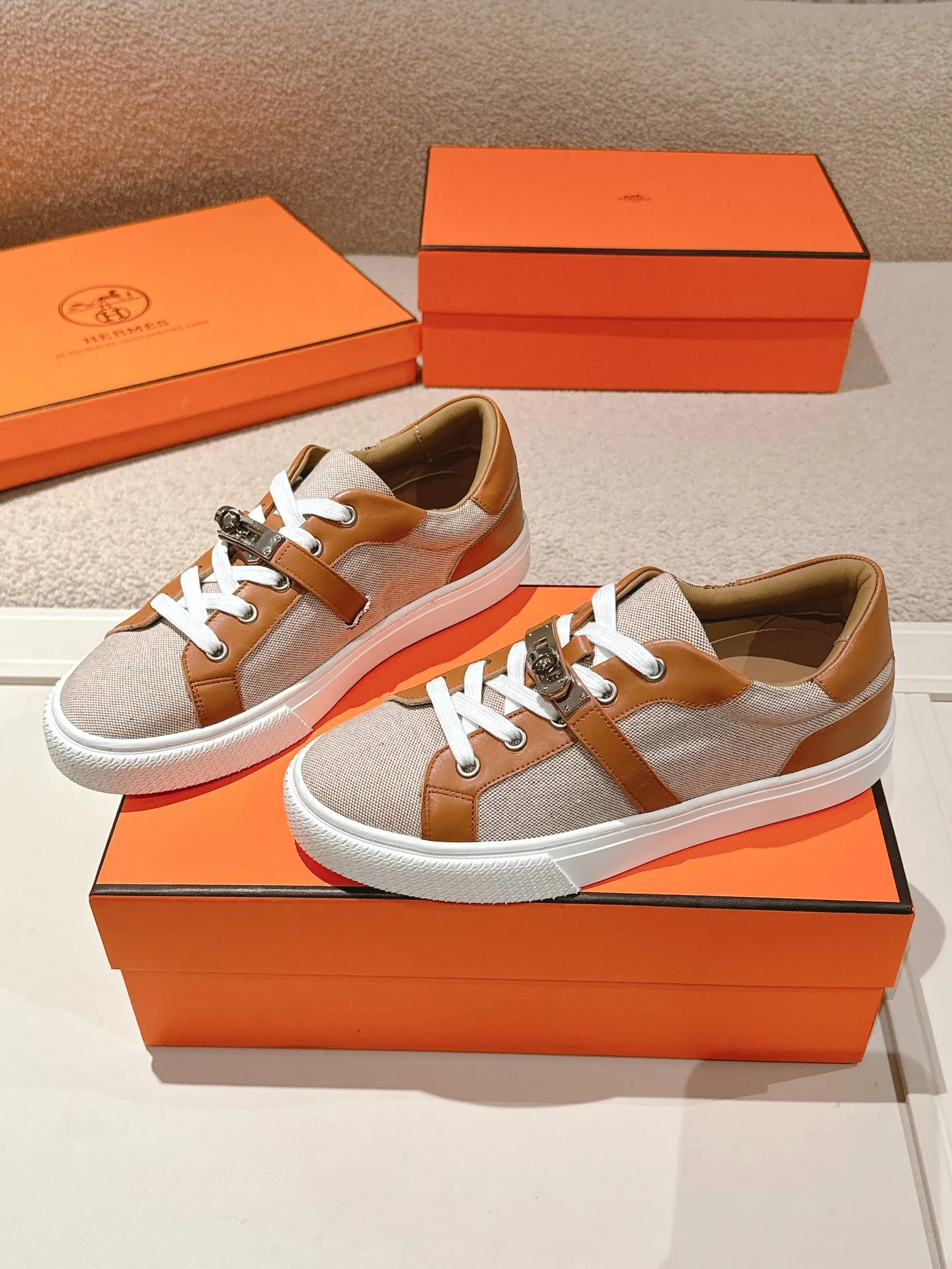 エルメス 厚底スニーカー ベージュ カジュアルスタイル - 画像 (4)