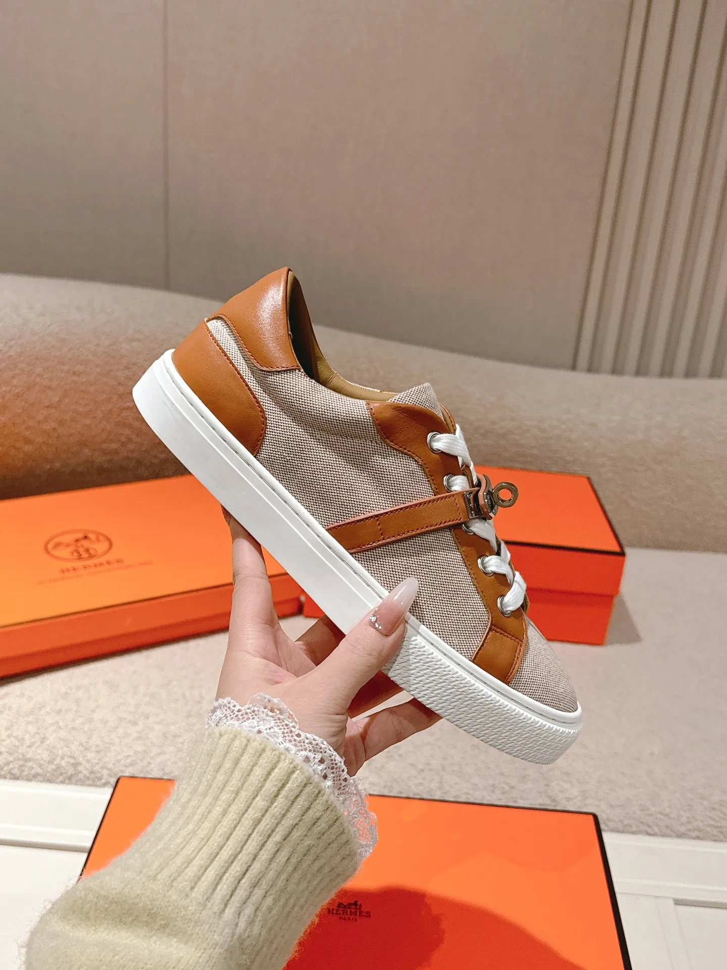 エルメス 厚底スニーカー ベージュ カジュアルスタイル - 画像 (6)