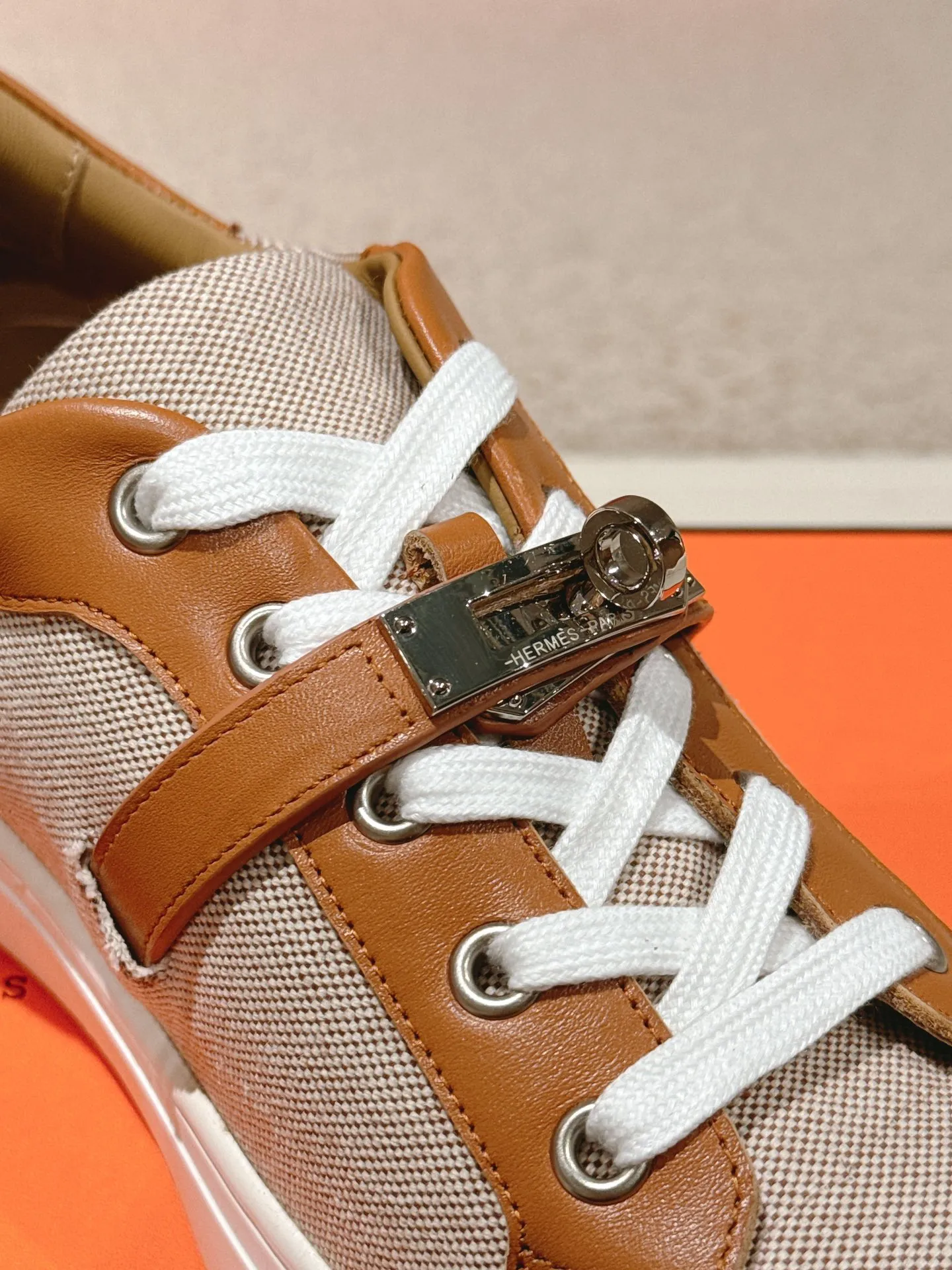 エルメス 厚底スニーカー ベージュ カジュアルスタイル - 画像 (9)