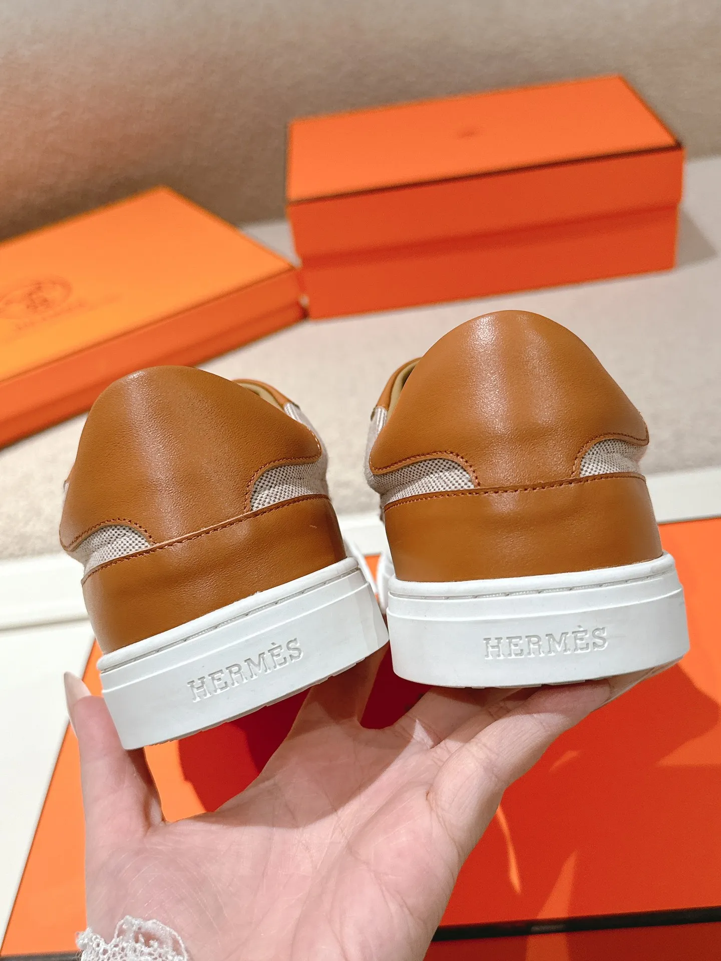 エルメス 厚底スニーカー ベージュ カジュアルスタイル - 画像 (10)