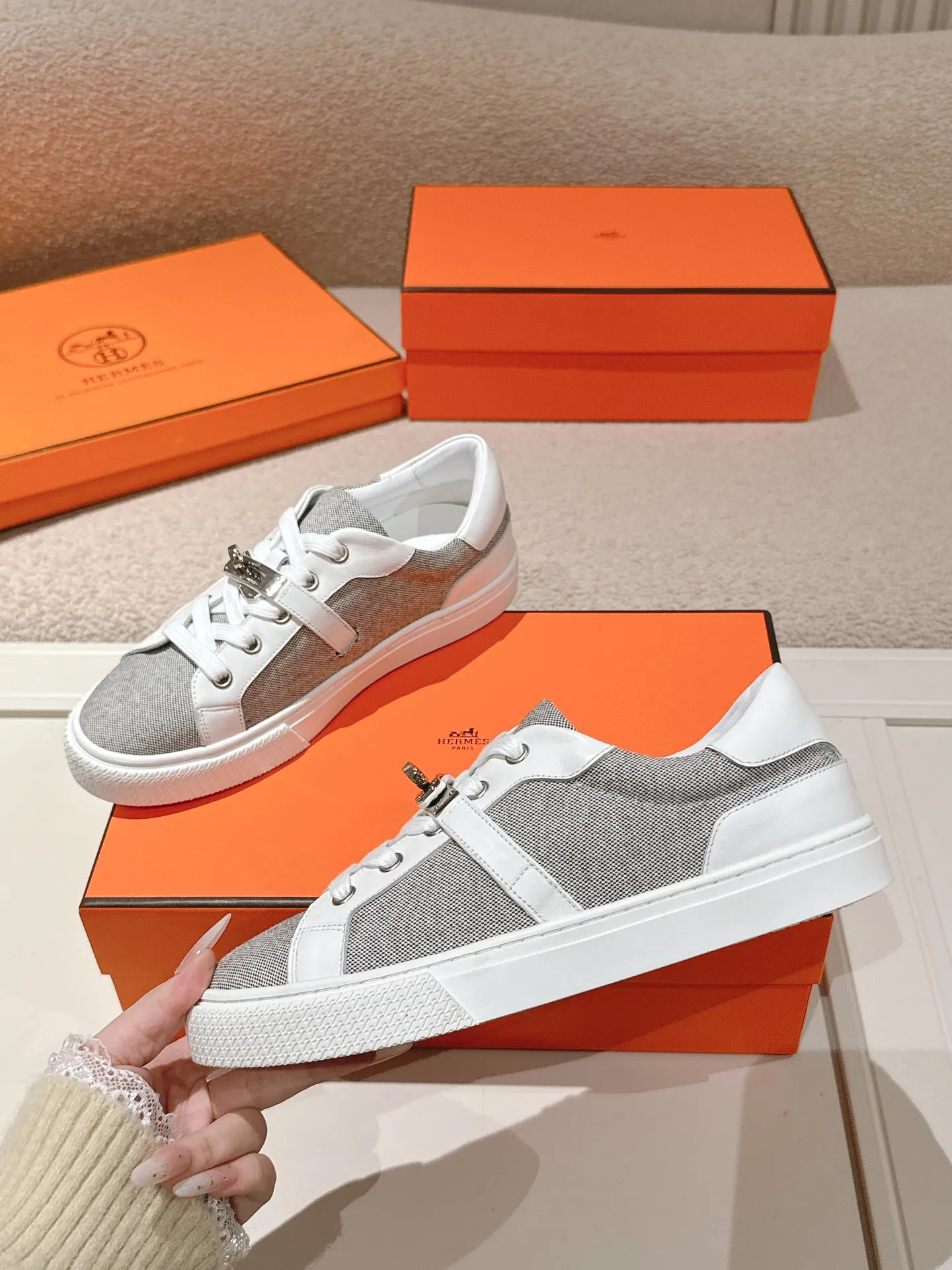 エルメス 厚底スニーカー ホワイト グレー ケリーデザイン