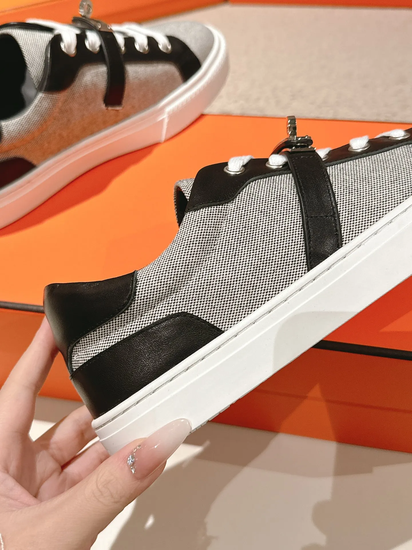 エルメス 厚底スニーカー グレー×ブラック ケリーデザイン - 画像 (8)