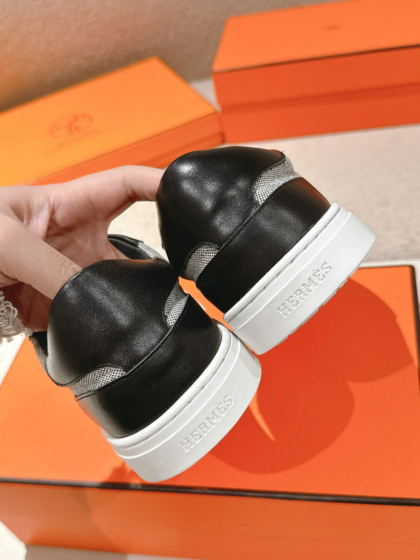 エルメス 厚底スニーカー グレー×ブラック ケリーデザイン - 画像 (9)