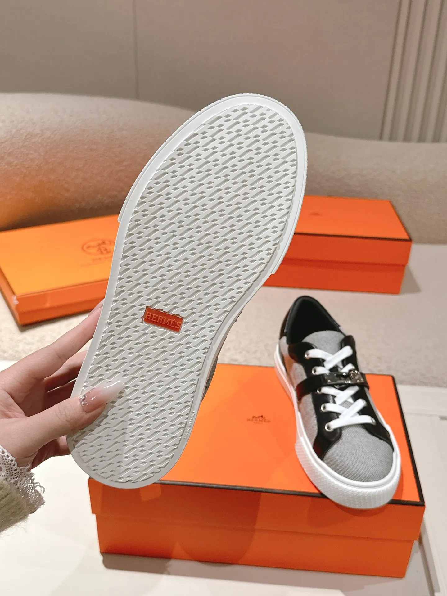 エルメス 厚底スニーカー グレー×ブラック ケリーデザイン - 画像 (10)